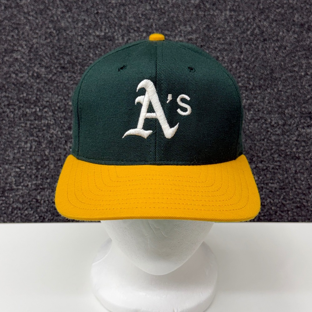 Vintage Oakland A's Athletics Universal Pro Model USA MLB Snapback Hat Cap Green